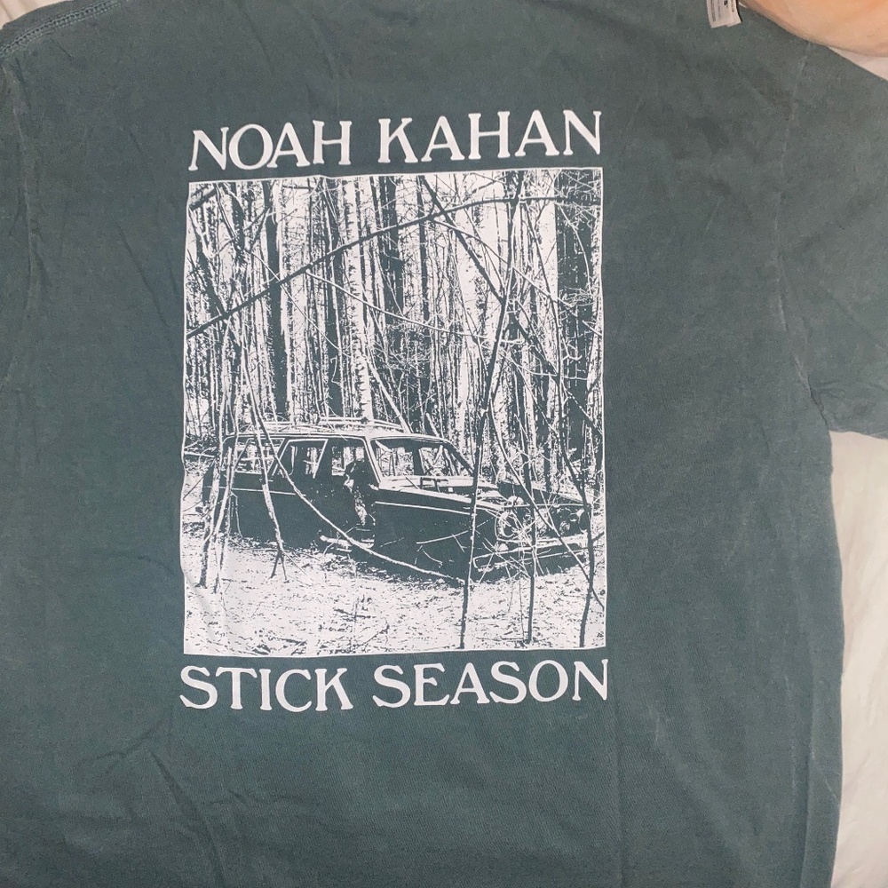 Noah Kahan Stick Season concert tee
